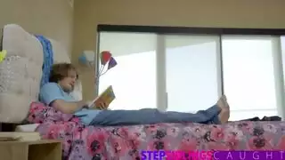 سكس محارم أخ ينيك أخته بعد أن يشاهدا لقطات سكس و يهيج أحدهما على اﻵخر