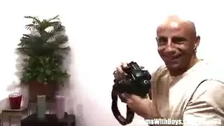 تعيش سيينا وميغان علاقة ثلاثية مع حائك قصير الشعر ، مع جد أقرن تعيش سيينا وميغان علاقة ثلاثية مع حائك قصير الشعر ، مع جد أقرن