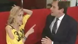 مراهقة مثيرة من متجر نورو محلي تفعل ذلك مع رجل يعمل هناك