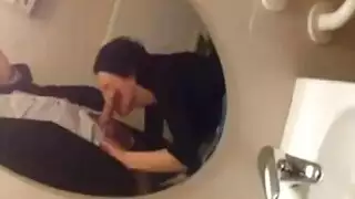 رضع في الحمام العام و شرموطة تمص الزب و الشاب في اعلى شهوة و حرارة