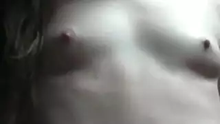 جليسة أطفال صهباء سكية رائعة بجسم لا يقاوم تتعرى ملط و تمص زب سيدها و تنيكه نيك دمار