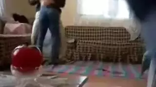 صفاء الممحونة من شبرا جارها يتحرش بها وهي ساخنة و يقلعها ملط و ينيكها في كسها – سكس عربي جديد