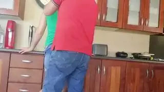 امرأة سمراء اللعنة يا صديقي يأخذ الديك الكبير في عمق الكلب قبل أن يعود الزوج إلى المنزل امرأة سمراء اللعنة يا صديقي يأخذ الديك الكبير في عمق الكلب قبل أن يعود الزوج إلى المنزل
