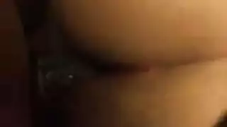 حصل الرجل الأسود على اللسان مباشرة بعد أن يمارس الجنس مع زوجة صديقه المقربة ، حتى تقوم بممارسة الجنس معها