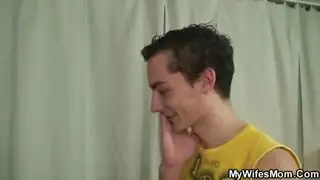 أحلى نيك في حفلة عيد ميلاده والزوجة تضبط أمها السمينة راكبة على زب زوجها أحلى نيك في حفلة عيد ميلاده والزوجة تضبط أمها السمينة راكبة على زب زوجها