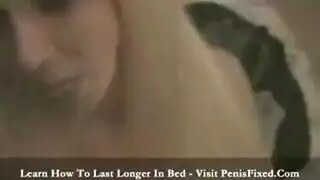 يتنقل جبهة مورو الأشقر الطازجة بينما يتم ربط شعرها الطويل في ذيل المهر. يتنقل جبهة مورو الأشقر الطازجة بينما يتم ربط شعرها الطويل في ذيل المهر.