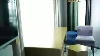 مصور هواة يصنع صورًا مثيرة مع الفتيات ، لأنه لديه أفكار حول السيدات المثيرات مصور هواة يصنع صورًا مثيرة مع الفتيات ، لأنه لديه أفكار حول السيدات المثيرات