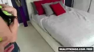 نيكي بيل وكارتر فوكس يركبان قضيبًا واحدًا ويحصلان على نائب الرئيس على وجوههما نيكي بيل وكارتر فوكس يركبان قضيبًا واحدًا ويحصلان على نائب الرئيس على وجوههما