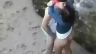نيكة حامية جدا و شاب ينيك حبيبته بمحنة خلف الصخرة نيكة حامية جدا و شاب ينيك حبيبته بمحنة خلف الصخرة