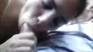 سکس ایرانی مسرب و جامعية تمسك زب زميلها تمصمصه بقوة و توطي ناخده خلفي