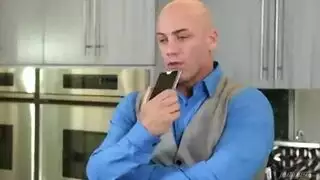سيدة سمراء الكلبة غش صديقها مع رجل صديق معه سيدة سمراء الكلبة غش صديقها مع رجل صديق معه