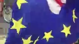 يتمتع الناس قرنية بالتدليك الاسترخاء في صالون تدليك مريح أثناء الغش على شركائهم