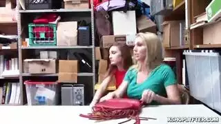 يحتاج كريستي ستيفنز إلى اللعنة الجيدة كل يوم، خاصة إذا كان هناك زيت الشوكولاته في بوسها. يحتاج كريستي ستيفنز إلى اللعنة الجيدة كل يوم، خاصة إذا كان هناك زيت الشوكولاته في بوسها.