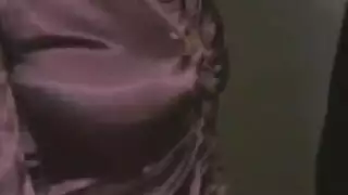 سكس جماعي مع فتاة في الباص سكس جماعي مع فتاة في الباص