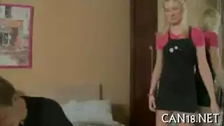 شاب خجول يجلبني الى غرفة نومه و يفاجئني بسخونته و براعته في نيك الطيز شاب خجول يجلبني الى غرفة نومه و يفاجئني بسخونته و براعته في نيك الطيز