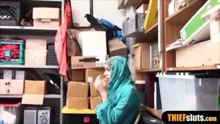 حريصة السارق العربية في سن المراهقة يعاقب مارس الجنس من قبل ضابط القذر حريصة السارق العربية في سن المراهقة يعاقب مارس الجنس من قبل ضابط القذر