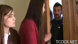 شاب داعر يجمع بين حبيبته الجميلة و صاحبتها المزة في نيكة قوية للغاية شاب داعر يجمع بين حبيبته الجميلة و صاحبتها المزة في نيكة قوية للغاية