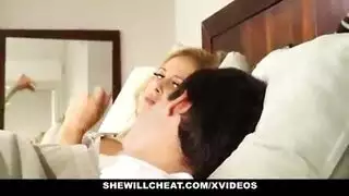 هذا الرجل تزوج من عاهرة وليس لديه ما تفعله للتوقف عن كونه عاهرة هذا الرجل تزوج من عاهرة وليس لديه ما تفعله للتوقف عن كونه عاهرة