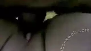 سكس هواة عرب و تصوير حقيقي خفي مع شاب يختلي بحبيبته في احدى الفنادق لينيكها