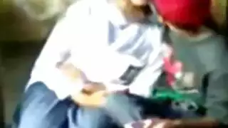 تلميذتين قرنية اثنين من ممارسة الجنس الجماعي مع أفضل صديق لهم، في مدرسة كبيرة. تلميذتين قرنية اثنين من ممارسة الجنس الجماعي مع أفضل صديق لهم، في مدرسة كبيرة.