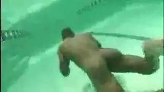 أليكس هو في سن المراهقة بصورة عاهرة يستخدم مضخة الهرة المفضلة لها للحفاظ على راضي نفسها. أليكس هو في سن المراهقة بصورة عاهرة يستخدم مضخة الهرة المفضلة لها للحفاظ على راضي نفسها.