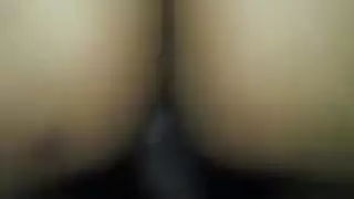 فيديو سكس هواة الزوج يصور زوجته وهي تركب على زبه الأسود في كسها الأسمر واللبن يخرج منه