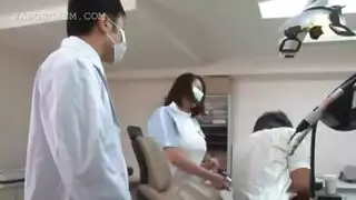 طبيب الآسيوية الساخنة مص المريض طبيب الآسيوية الساخنة مص المريض