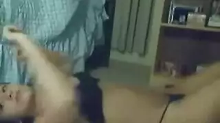 امرأة سمراء بريطانية ساخنة ومرحة كانت ترتدي نظاراتها قبل أن تبدأ استمناء، مثل الجنون. امرأة سمراء بريطانية ساخنة ومرحة كانت ترتدي نظاراتها قبل أن تبدأ استمناء، مثل الجنون.