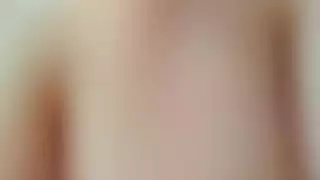 أخت شابة في التنورة السوداء وسراويل داخلية حمراء على شريط فيديو نفسها عندما لم يكن والديها في المنزل الفاخر أخت شابة في التنورة السوداء وسراويل داخلية حمراء على شريط فيديو نفسها عندما لم يكن والديها في المنزل الفاخر