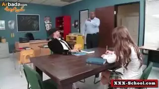 مدرس ينيك تلميذته في المدرسة