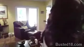 حصل زوج أقرن على بعض الدجاج الساخن لنشر أرجلهم ودعه يمارس الجنس معهم حصل زوج أقرن على بعض الدجاج الساخن لنشر أرجلهم ودعه يمارس الجنس معهم