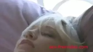 تقدم الشقراء الشاحبة التي لا تشبع ، شقها إلى أي شخص لديه ما يكفي من المال لدفعها تقدم الشقراء الشاحبة التي لا تشبع ، شقها إلى أي شخص لديه ما يكفي من المال لدفعها