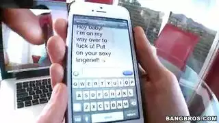 زوجة أب ممحونة جدا تتحرش بصديق بنت زوجها و تشعل زبه بالمص و الفتاة تشاركهما أسخن سكس