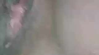 الزوجة الطازجة وزوجها المتزوجين على وشك ممارسة الجنس أثناء وجودها في غرفة فندق الزوجة الطازجة وزوجها المتزوجين على وشك ممارسة الجنس أثناء وجودها في غرفة فندق