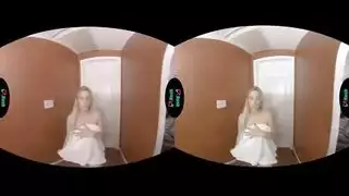 صوفيا لوكس في مزاج للحصول على كريم لطيف بعد أن امتصت العديد من ديكس في غرفة الخزانة. صوفيا لوكس في مزاج للحصول على كريم لطيف بعد أن امتصت العديد من ديكس في غرفة الخزانة.