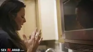 البنت سر أمها فلم بورنو مترجم