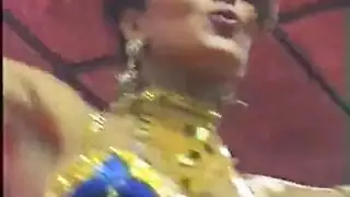 امرأة سمراء عربية عارية الجسدية [مهرجان السينما المثيرة الدولية في برشلونة]