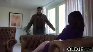 شابة صغيرة ذات بزاز رائعة تنيك كهل متقدم في السن و تستحلي النيكة شابة صغيرة ذات بزاز رائعة تنيك كهل متقدم في السن و تستحلي النيكة