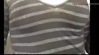 قحبة عراقية تنيك و تبعص كسها الوردي وهي جد ممحونة ساخنة على فراشها