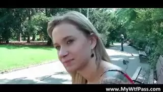 شقراء رائعة تطرح في منزلها الضخم وفرك بوسها محلوق تمامًا ، مثل عاهرة شقراء رائعة تطرح في منزلها الضخم وفرك بوسها محلوق تمامًا ، مثل عاهرة