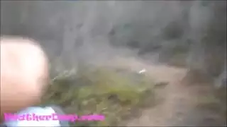 الأخت والأخ معا في المنزل