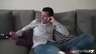 زوجة أب حيحانة على زب ابن زوجها الشاب ينيكها نيك جانبي قوي و تتمحن بقوة