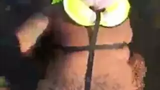 الحمار الكبير ، المرأة الأبنوس على وشك البدء في سخيف رجل مسن ، أثناء الركوع الحمار الكبير ، المرأة الأبنوس على وشك البدء في سخيف رجل مسن ، أثناء الركوع
