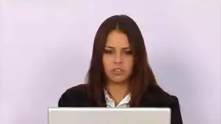حصلت نهر كالي على جرعة اليومية من اللعنة من أحد أصدقائها ، في غرفة فندق حصلت نهر كالي على جرعة اليومية من اللعنة من أحد أصدقائها ، في غرفة فندق
