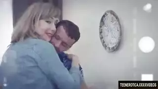 تم القبض على فاتنة شقراء في سن المراهقة بينما كانت ترقص وربطت في قبو النادي تم القبض على فاتنة شقراء في سن المراهقة بينما كانت ترقص وربطت في قبو النادي