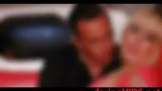 شقراء جميلة باللون الأسود تمارس الجنس العرضي في غرفة التخزين ، بدلاً من الذهاب إلى العمل شقراء جميلة باللون الأسود تمارس الجنس العرضي في غرفة التخزين ، بدلاً من الذهاب إلى العمل