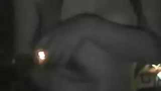 تستخدم الفاسقة المثير آلة الداعر لتجعل نفسها تصرخ من المتعة ، حتى تقوم بممارسة الجنس