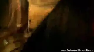 رقص بوليودي مغري جدا و مثير مع تحرك الارداف و الطيز و اهتزاز الاثداء رقص بوليودي مغري جدا و مثير مع تحرك الارداف و الطيز و اهتزاز الاثداء
