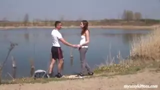 مثير وشم امرأة سمراء في سن المراهقة في جوارب طويلة تحصل مارس الجنس من أجل المال. مثير وشم امرأة سمراء في سن المراهقة في جوارب طويلة تحصل مارس الجنس من أجل المال.
