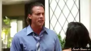 أنيق لاتينا في سن المراهقة يحصل لها الحمار مارس الجنس أمام صديقتها والكاميرا أنيق لاتينا في سن المراهقة يحصل لها الحمار مارس الجنس أمام صديقتها والكاميرا